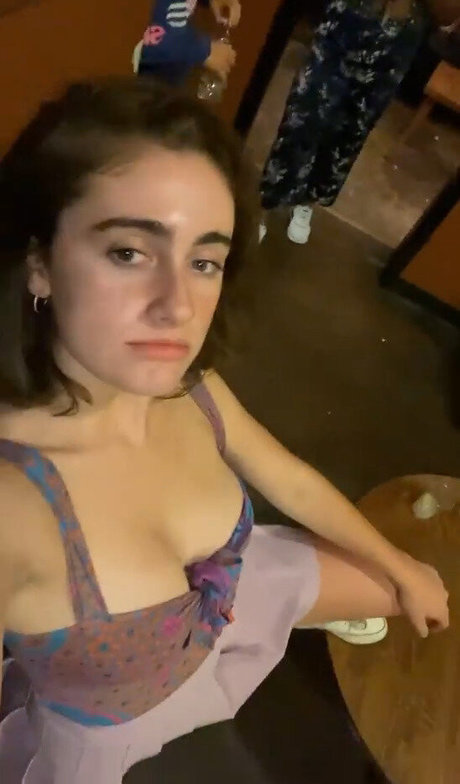 Rachel Anne Sennott only fans leak