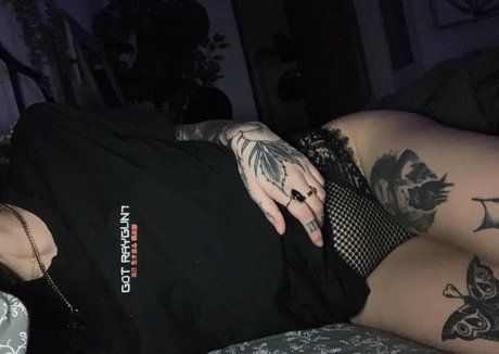 nonsalemwitch onlyfans explicit content