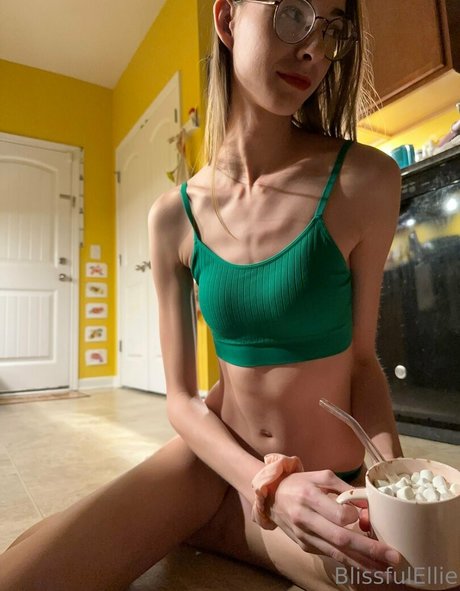 blissfulellie naked onlyfans leaks