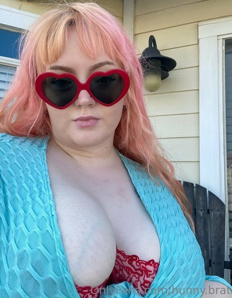 hunny brat onlyfans model