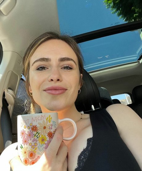 Nicolle Gironda onlyfans strip tease