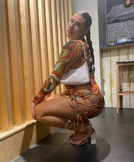 The Blue Dress Girl onlyfans leaked naked