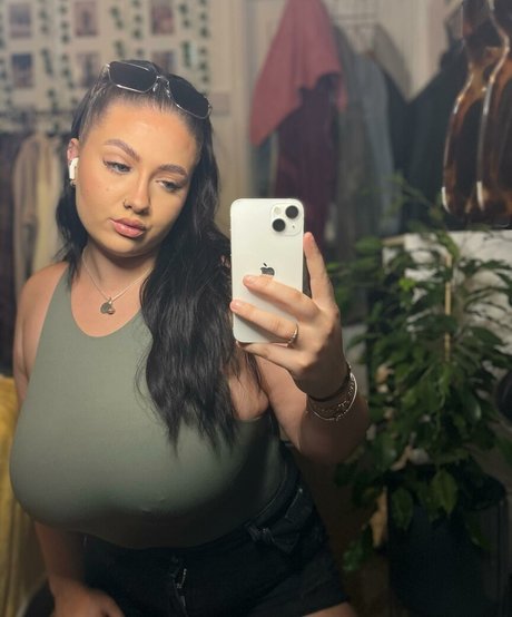 chelsea leigh leaked onlyfans content