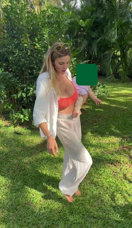 Isabella Abell onlyfans page