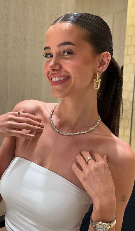 Lea Elui onlyfans pics leaked