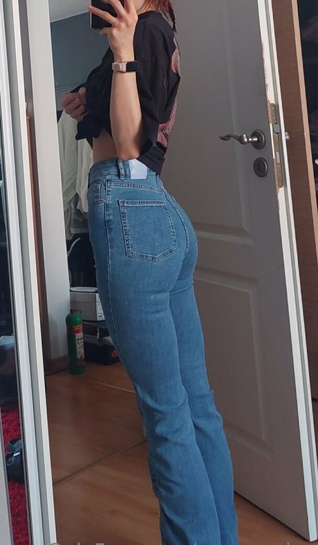 purebomb only fans pic