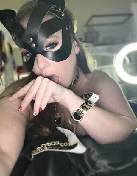 Sara Staley onlyfans model photos