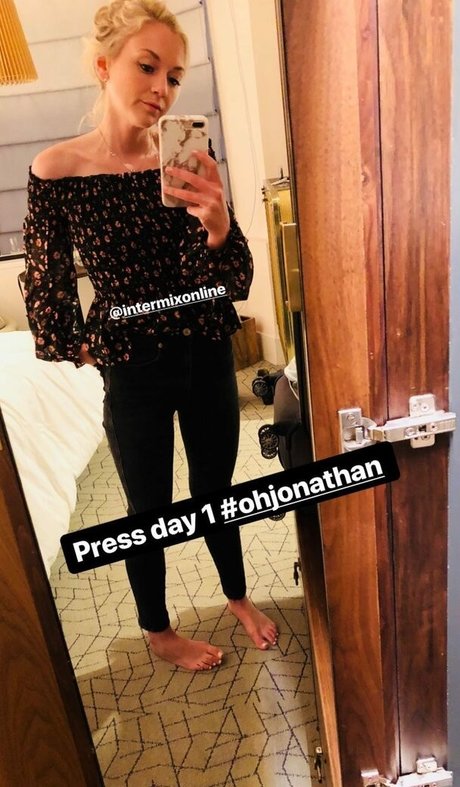 Emily Kinney onlyfans leaked naked