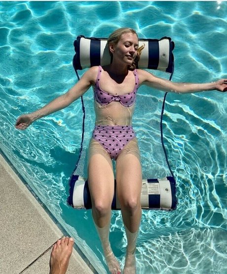 Emily Kinney onlyfans sexy