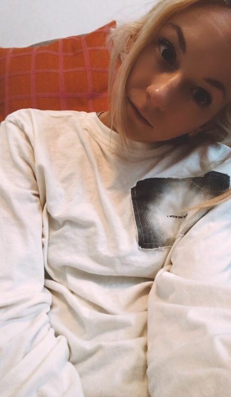 Emily Kinney leaked naked onlyfans