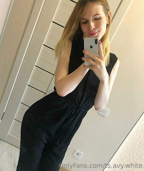 ts avy white onlyfans striptease