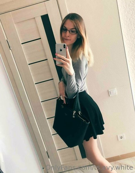 ts avy white leaked onlyfans free