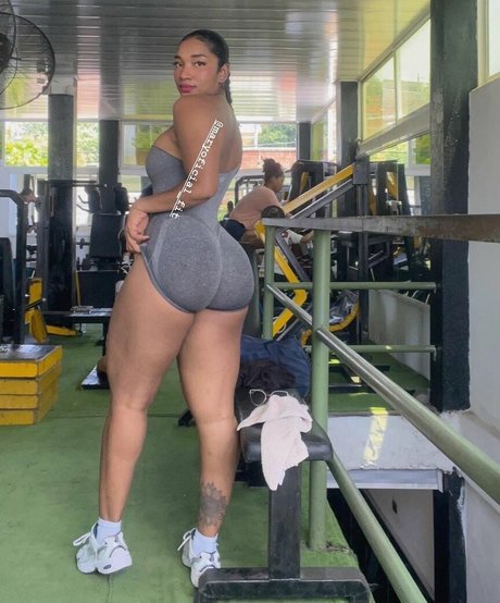 maryoficial fit onlyfans leaked tits