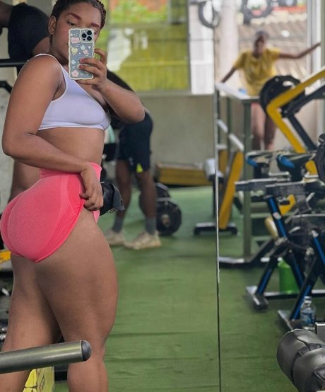 maryoficial fit nude onlyfans pics