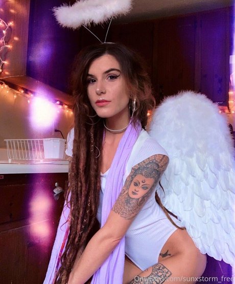 mimi f0xxx free onlyfans strip