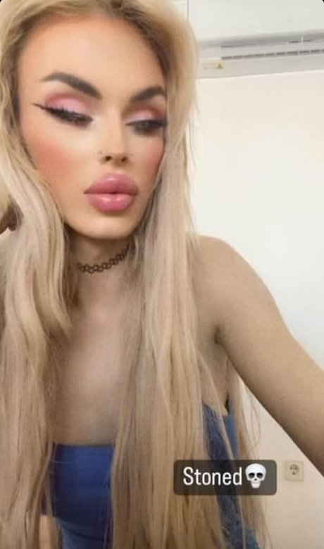 xbarbie malibux onlyfans topless