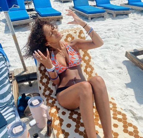 Lyla Troglin onlyfans leaked pictures