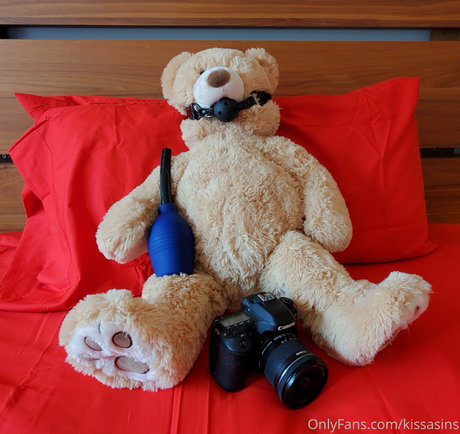 Kissasins tits onlyfans