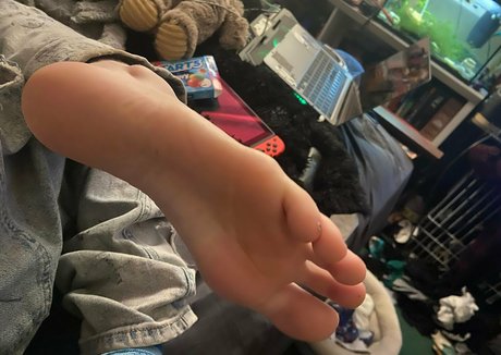 feetiecutieee onlyfans leajs