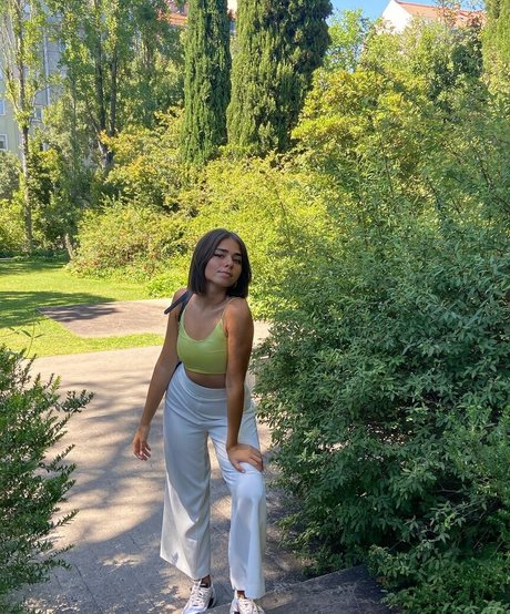 Sofia Barbosa onlyfans strip tease