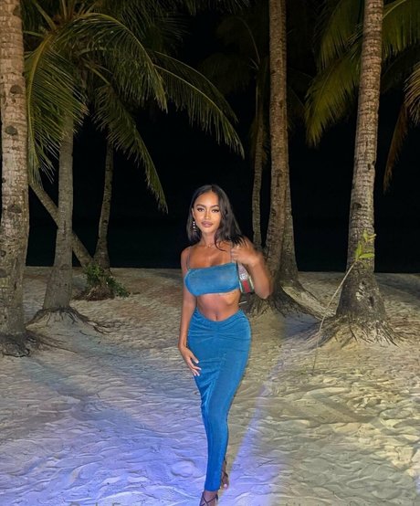 sexy petite asian girl onlyfans nude pictures