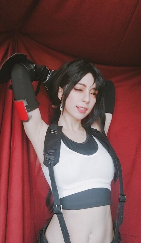 MAIScnhyo onlyfans strip tease