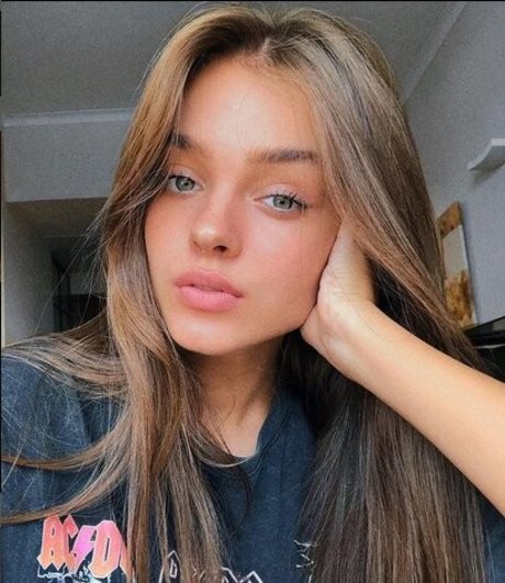 Anna Zak on onlyfans