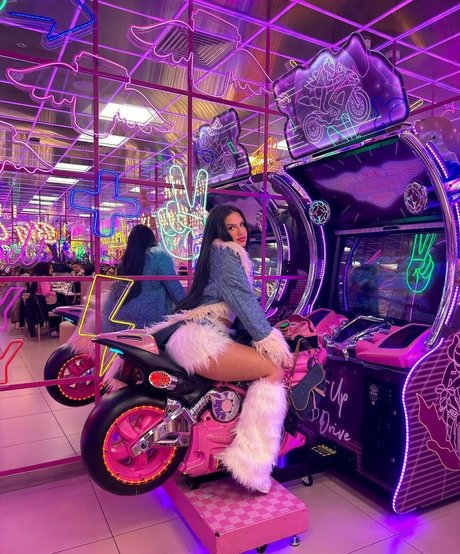 Vivi Wanderley onlyfans star