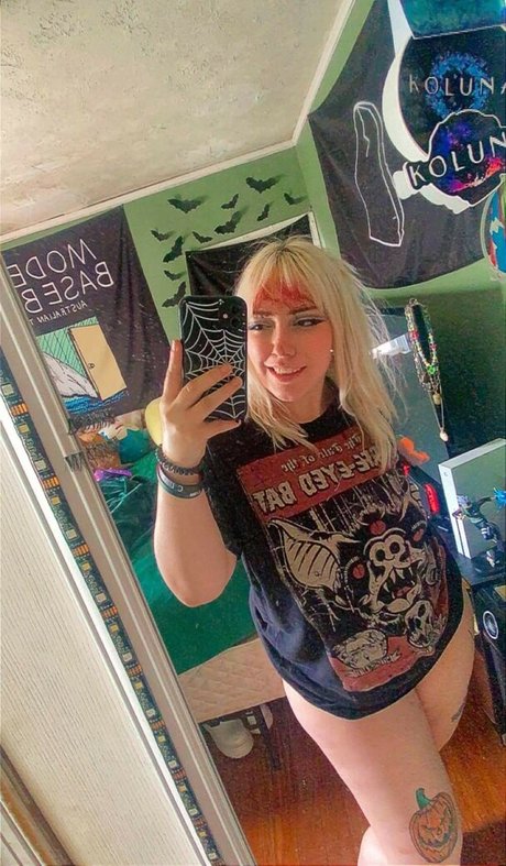 lvngdedgrl only fans nudes