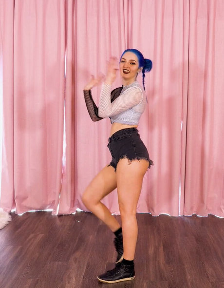 Littlesiha onlyfans sexy