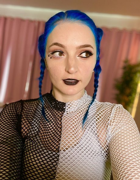 Littlesiha porn onlyfans