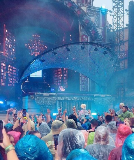 Paris Hilton onlyfans archives