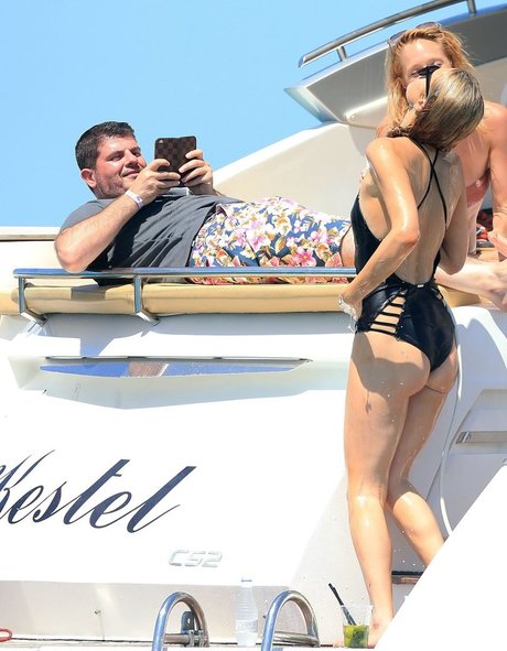 Paris Hilton onlyfans porn leaked