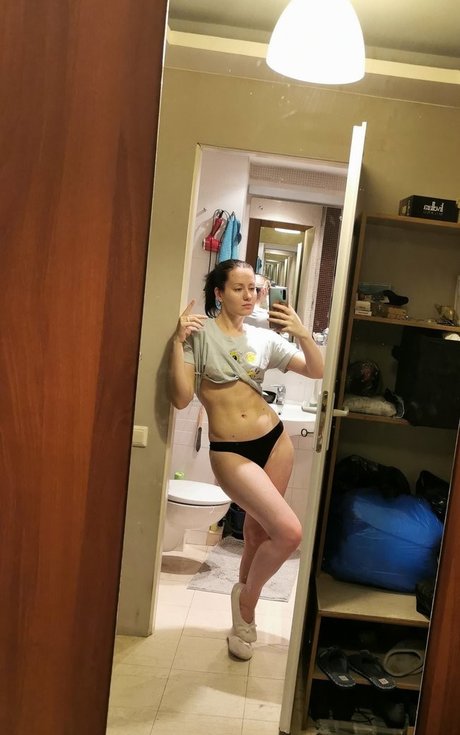 Oniksiya Sofinikum onlyfans tits