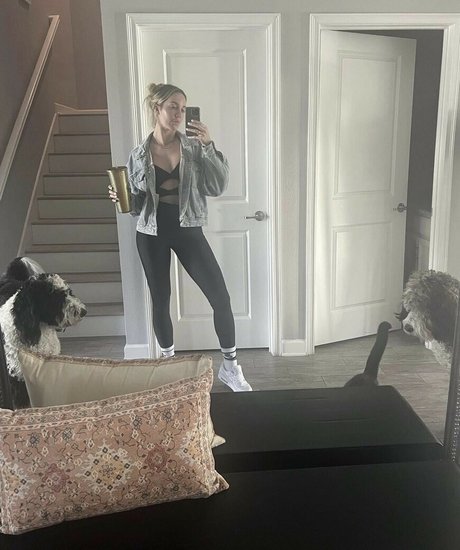 Chelsea Green feet onlyfans