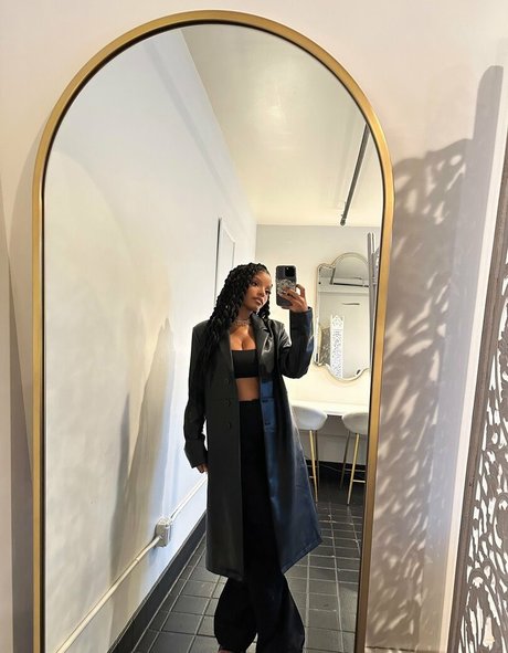 Halle Bailey onlyfans topless