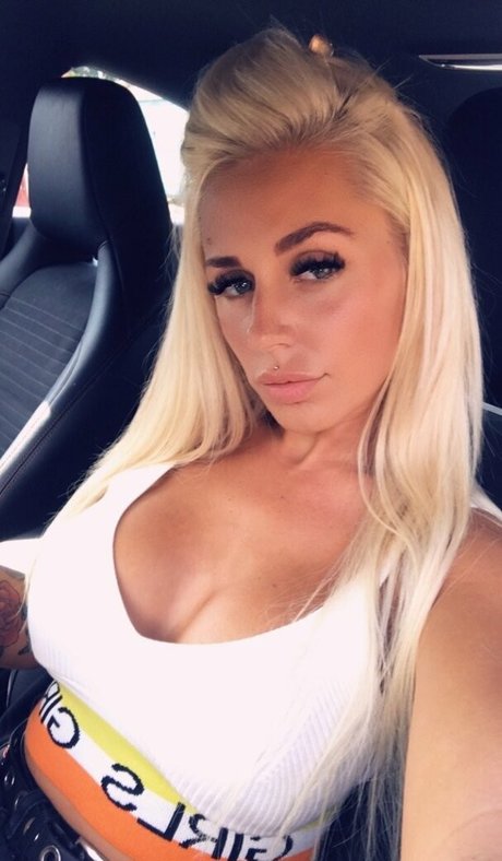 Hotwifey onlyfans post