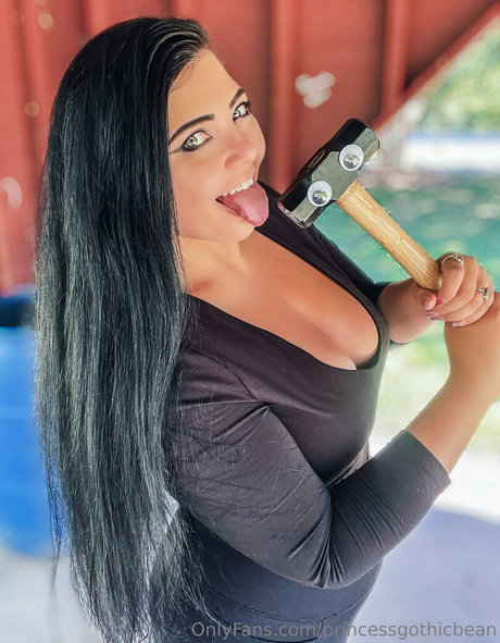 Princessgothicbean onlyfans for free