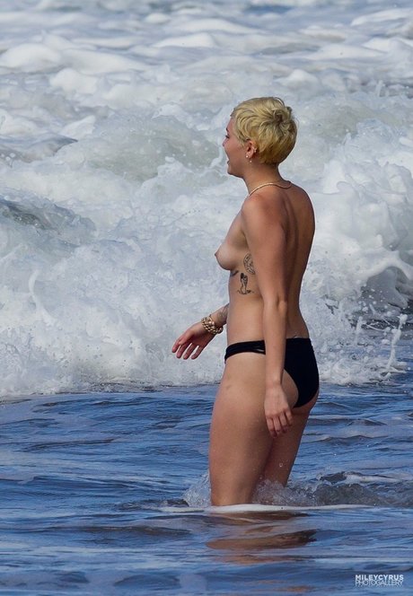 Miley Cyrus onlyfans leak sex