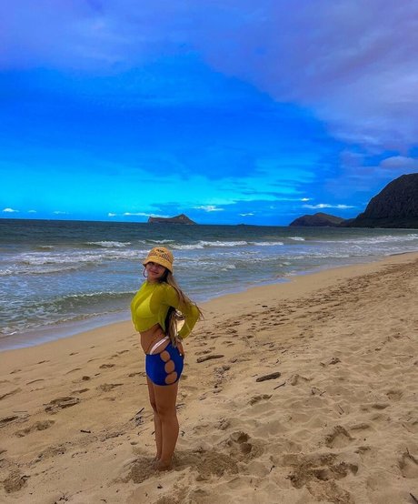 Sofia Jamora onlyfans images