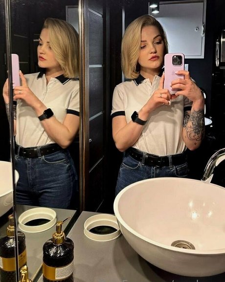 carol xxx onlyfans content type