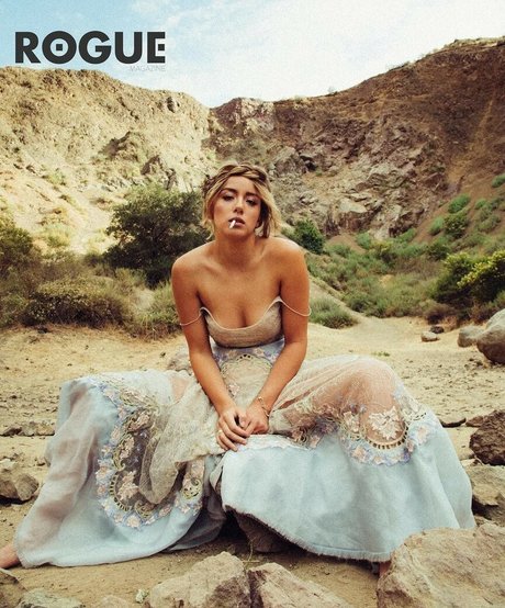 Chloe Bennet only fans pictures