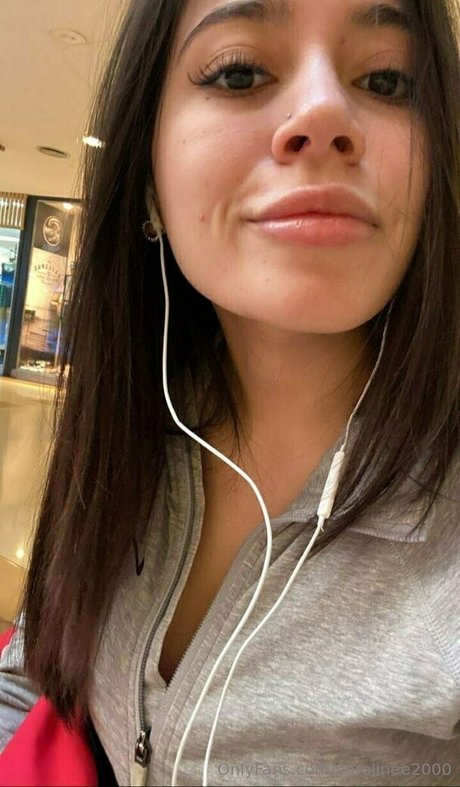 carolinee2000 only fans nude