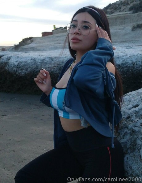 carolinee2000 naked onlyfans leaks