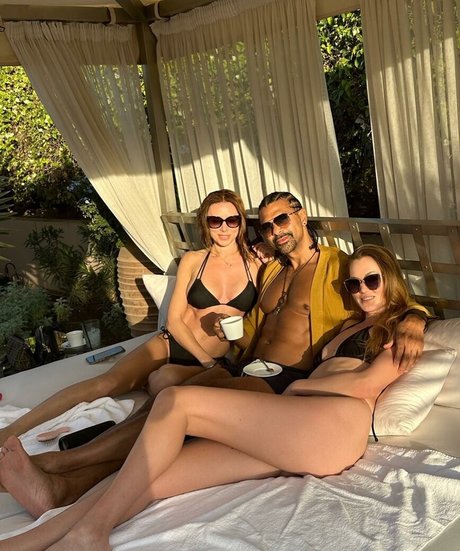 Una Healy onlyfans public photos