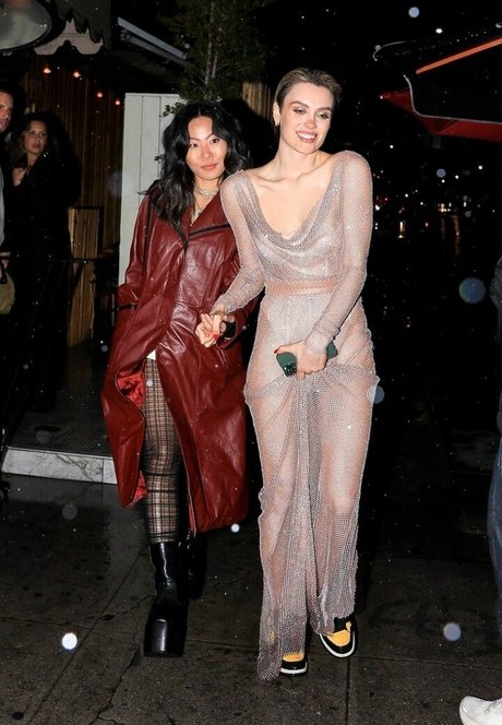 Wallis Day onlyfans porn