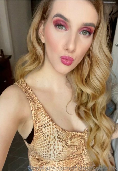 anniechloesworld onlyfans model