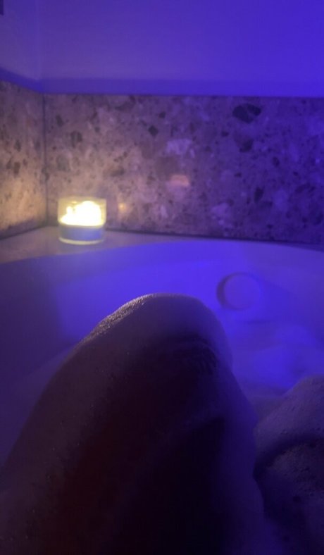 livinwithloren onlyfans photo