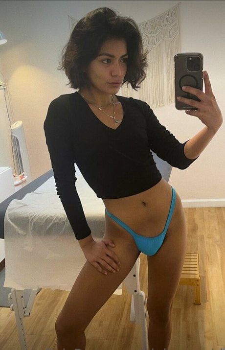 BeautyWithTrinity onlyfans explicit content