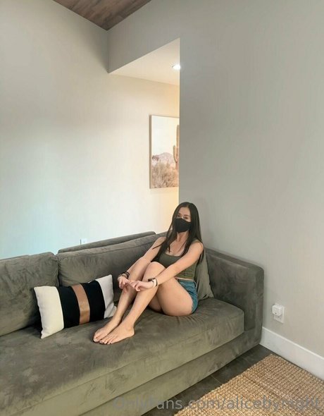 alicebynight onlyfans pictures